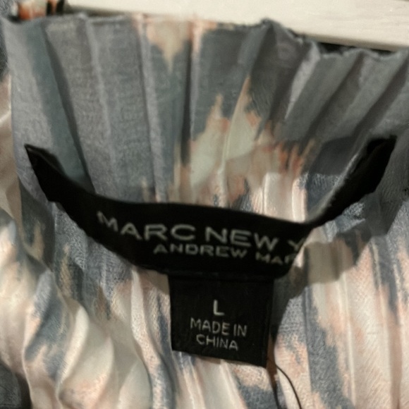 HOLIDAY DEAL! Crinkle Pleated Tank Blouse - Picture 3 of 6